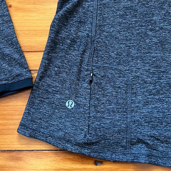 Lululemon Athletica long sleeve running top. Womens size 8. Color Grey. - Picture 6 of 8
